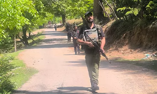 Pahalgam हमले के बाद अनंतनाग पुलिस ने आतंकवाद विरोधी अभियान तेज कर दिया Pahalgam हमले के बाद अनंतनाग पुलिस ने आतंकवाद विरोधी अभियान तेज कर दिया