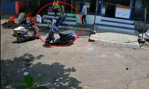 रायपुर में हत्या का LIVE VIDEO...