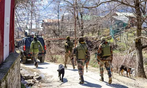 Jammu: आतंकवाद विरोधी अभियान बारामूला-पुलवामा पर केंद्रित रहेंगे Jammu: आतंकवाद विरोधी अभियान बारामूला-पुलवामा पर केंद्रित रहेंगे