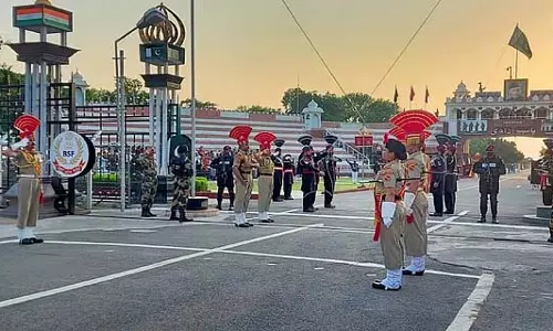 पहलगाम आतंकी हमले के बाद अटारी-वाघा सीमा और स्वर्ण मंदिर में पर्यटकों की संख्या में कमी