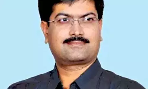 Andhra : शराब घोटाला मामले में सज्जला श्रीधर रेड्डी को रिमांड पर लिया गया Andhra : शराब घोटाला मामले में सज्जला श्रीधर रेड्डी को रिमांड पर लिया गया