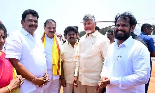 हम मछुआरों का जीवन उज्ज्वल बनाएंगे: Chandrababu हम मछुआरों का जीवन उज्ज्वल बनाएंगे: Chandrababu
