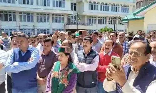 Himachal: बिजली क्षेत्र के कर्मचारियों ने भ्रष्टाचार से लड़ने की शपथ ली Himachal: बिजली क्षेत्र के कर्मचारियों ने भ्रष्टाचार से लड़ने की शपथ ली
