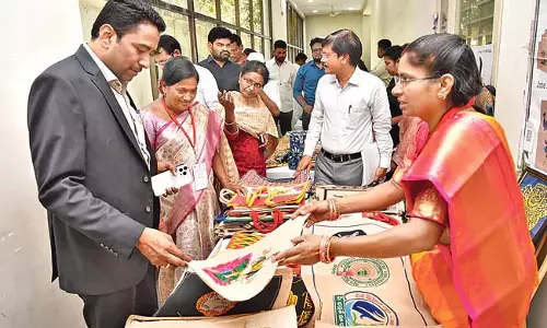 Andhra : उद्यमियों के साथ महिलाओं के लिए प्रशिक्षण