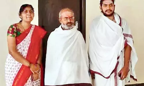 Annavaram : गणेश शर्मा कांची पीठम के 71वें प्रमुख बने Annavaram : गणेश शर्मा कांची पीठम के 71वें प्रमुख बने