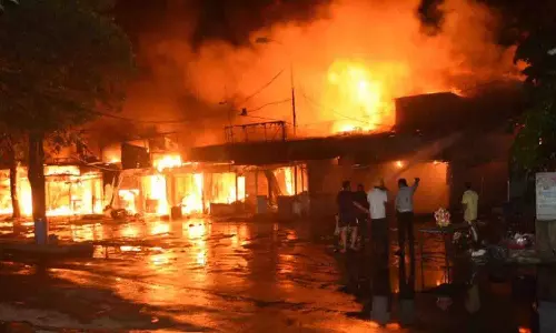 Dera Bassi में आग लगने से मेडिकल स्टोर जलकर खाक Dera Bassi में आग लगने से मेडिकल स्टोर जलकर खाक