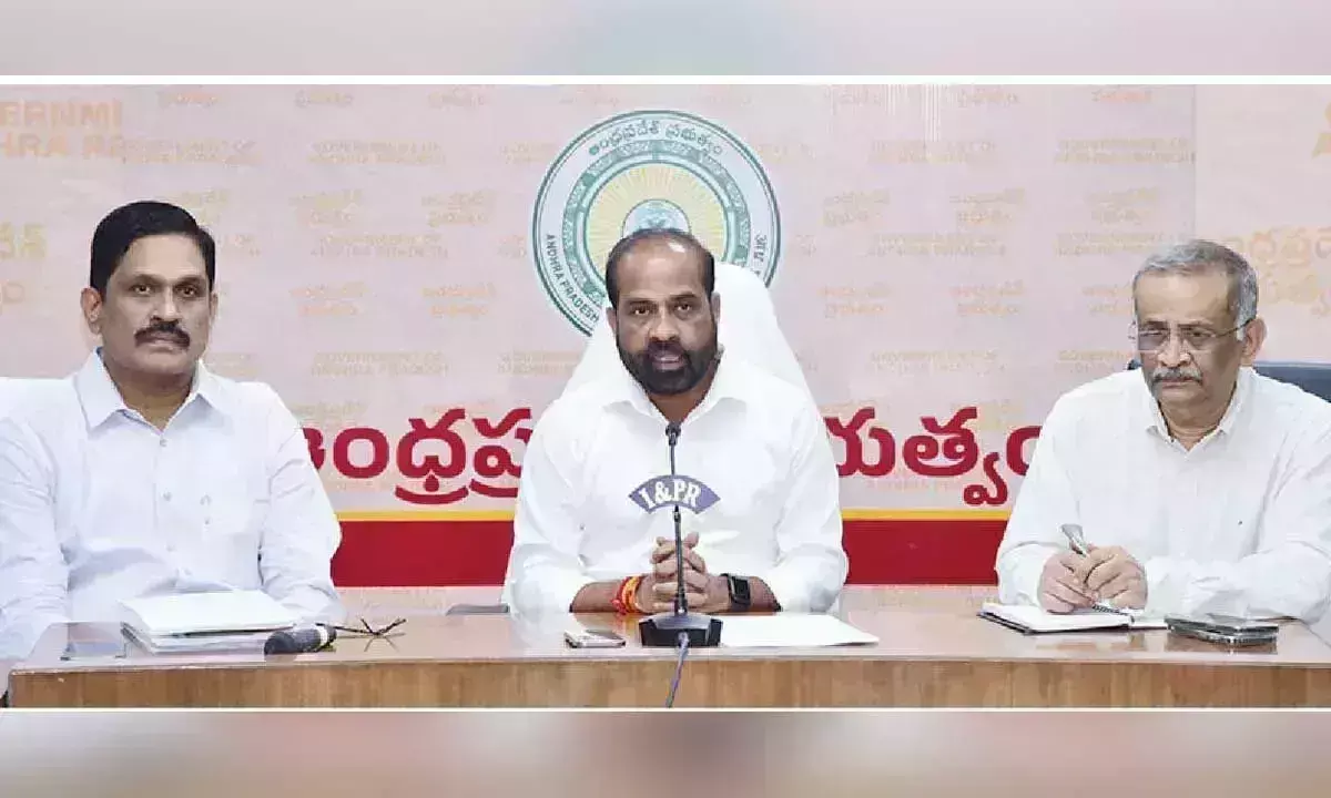 Andhra: मंत्री ने छह डॉक्टरों के खिलाफ कार्रवाई के आदेश दिए Andhra: मंत्री ने छह डॉक्टरों के खिलाफ कार्रवाई के आदेश दिए
