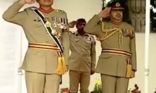पाक सेना प्रमुख ने भारत विरोधी बयानबाजी तेज की, दो राष्ट्र सिद्धांत को फिर उठाया मुद्दा पाक सेना प्रमुख ने भारत विरोधी बयानबाजी तेज की, दो राष्ट्र सिद्धांत को फिर उठाया मुद्दा