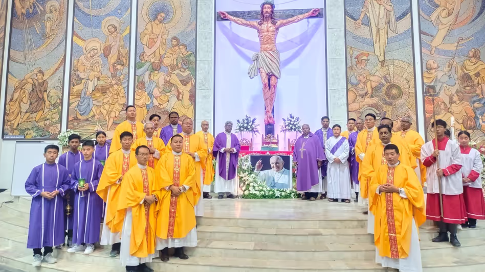 Nagaland : कोहिमा धर्मप्रांत ने स्वर्गीय पोप फ्रांसिस के लिए प्रार्थना समारोह आयोजित