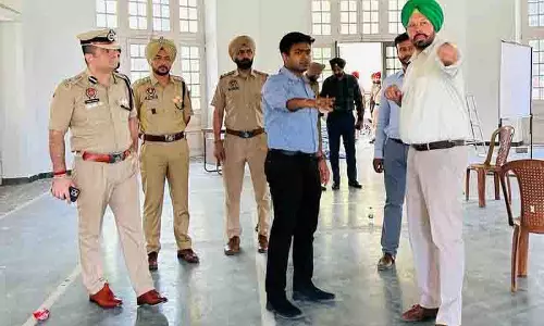Ludhiana: उपचुनाव से पहले शीर्ष अधिकारियों ने प्रस्तावित स्ट्रांगरूम का निरीक्षण किया Ludhiana: उपचुनाव से पहले शीर्ष अधिकारियों ने प्रस्तावित स्ट्रांगरूम का निरीक्षण किया