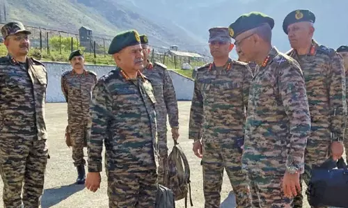सेना प्रमुख ने Srinagar में सुरक्षा स्थिति की समीक्षा की