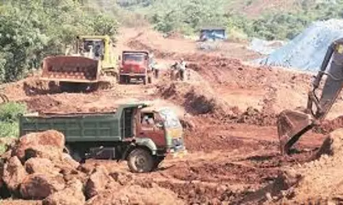 Latehar: अवैध खनन, भंडारण व परिवहन पर सख्‍ती से रोक लगाएं- डीसी