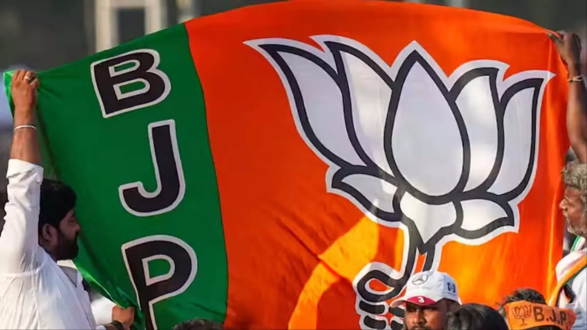 बीजेपी ने जिला अध्यक्ष पर कार्रवाई की, अब नए चेहरे को सौंपी जिम्मेदारी बीजेपी ने जिला अध्यक्ष पर कार्रवाई की, अब नए चेहरे को सौंपी जिम्मेदारी
