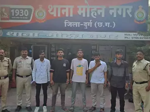 बलवा करने वाले 7 युवक गिरफ्तार, आरोपियों में 2 नाबालिग भी बलवा करने वाले 7 युवक गिरफ्तार, आरोपियों में 2 नाबालिग भी