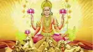 Sunday remedies: रविवार को होती है सूर्य देव की पूजा, जरूर पढ़ें ये मंत्र, सफलता चूमेगी आपके कदम Sunday remedies: रविवार को होती है सूर्य देव की पूजा, जरूर पढ़ें ये मंत्र, सफलता चूमेगी आपके कदम