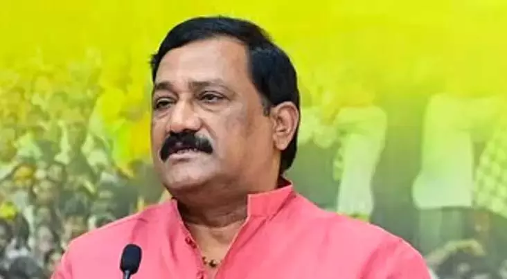 Vizag फिल्म क्लब भूमि मुद्दे पर तनाव बढ़ा, गंटा ने भाजपा विधायक विष्णु कुमार राजू का सामना किया Vizag फिल्म क्लब भूमि मुद्दे पर तनाव बढ़ा, गंटा ने भाजपा विधायक विष्णु कुमार राजू का सामना किया