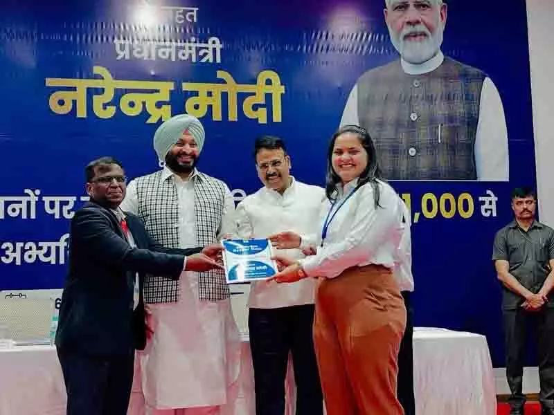 लुधियाना के मतदाताओं से जुड़े रहें, Bittu ने सांसद राजा वड़िंग से कहा लुधियाना के मतदाताओं से जुड़े रहें, Bittu ने सांसद राजा वड़िंग से कहा
