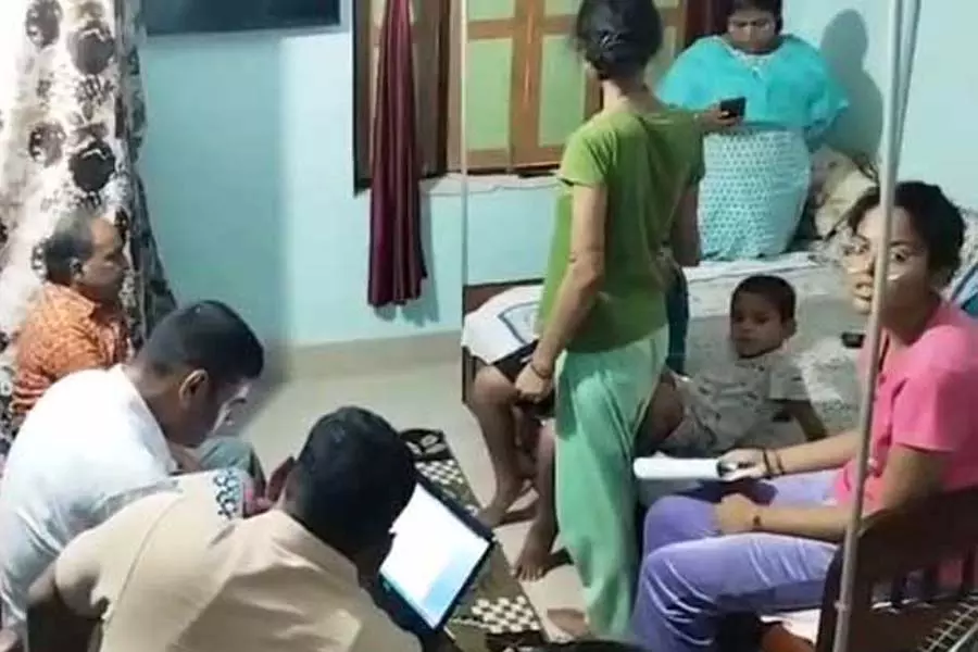 एनआईए ने पहलगाम आतंकी हमले की जांच में बालासोर परिवार से पूछताछ की एनआईए ने पहलगाम आतंकी हमले की जांच में बालासोर परिवार से पूछताछ की