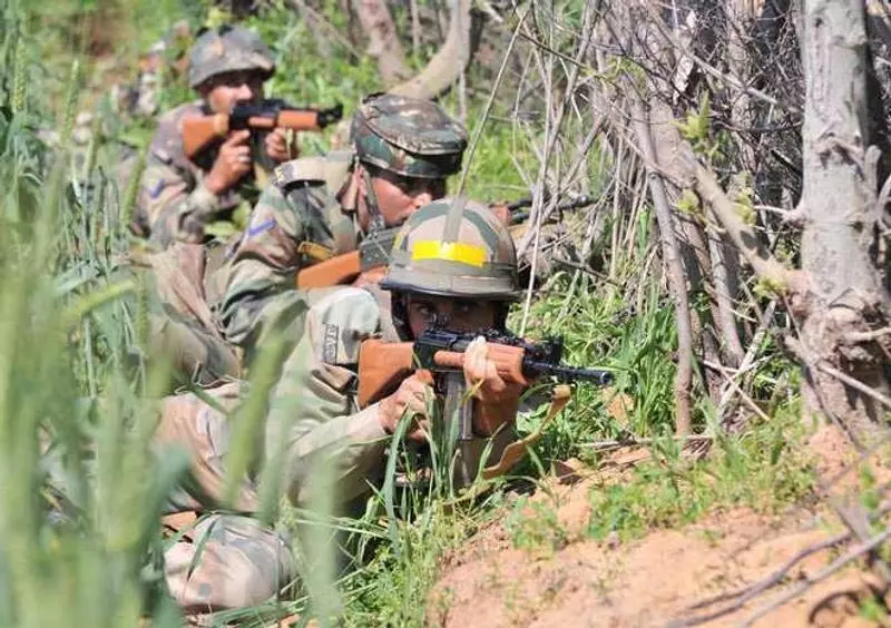 Jammu: नियंत्रण रेखा पर पाकिस्तान ने किया संघर्ष विराम का उल्लंघन, सेना ने किया पलटवार Jammu: नियंत्रण रेखा पर पाकिस्तान ने किया संघर्ष विराम का उल्लंघन, सेना ने किया पलटवार