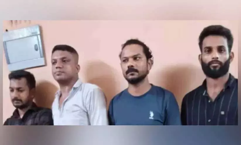 बगीचे में मछली पकड़ने के आरोप में चार लोग गिरफ्तार बगीचे में मछली पकड़ने के आरोप में चार लोग गिरफ्तार