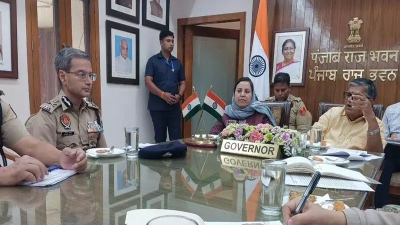 Jammu: कश्मीरियों की सुरक्षा को खतरे के बीच उमर के मंत्रियों ने राज्यों से संपर्क किया Jammu: कश्मीरियों की सुरक्षा को खतरे के बीच उमर के मंत्रियों ने राज्यों से संपर्क किया