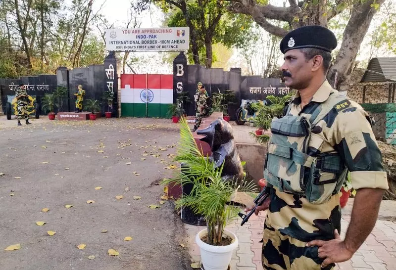 Jammu: अंतर्राष्ट्रीय सीमा पर स्थित चौकी आम जनता के लिए प्रतिबंधित Jammu: अंतर्राष्ट्रीय सीमा पर स्थित चौकी आम जनता के लिए प्रतिबंधित