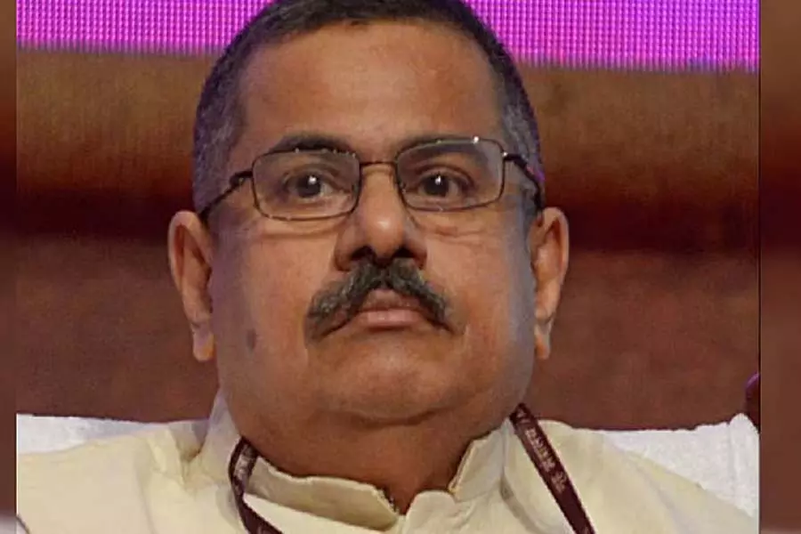 केरल के विपक्ष के नेता ने के एम अब्राहम से मुख्य प्रधान सचिव पद से इस्तीफा मांगा केरल के विपक्ष के नेता ने के एम अब्राहम से मुख्य प्रधान सचिव पद से इस्तीफा मांगा