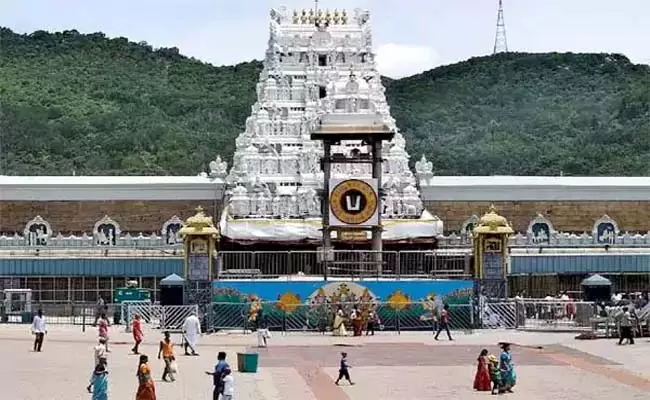 सिफारिशी पत्रों के साथ भगवान शिव के दर्शन ऐसे ही होते हैं: ज्योतुला नेहरू सिफारिशी पत्रों के साथ भगवान शिव के दर्शन ऐसे ही होते हैं: ज्योतुला नेहरू