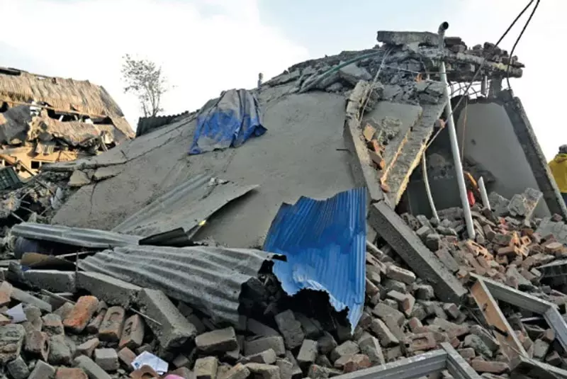 Anantnag में बड़े पैमाने पर तलाशी अभियान, 175 हिरासत में Anantnag में बड़े पैमाने पर तलाशी अभियान, 175 हिरासत में