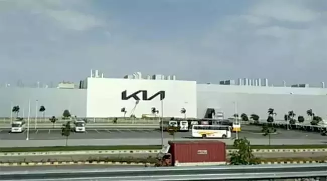 Andhra : किआ कार इंजन चोरी मामले में प्रगति Andhra : किआ कार इंजन चोरी मामले में प्रगति
