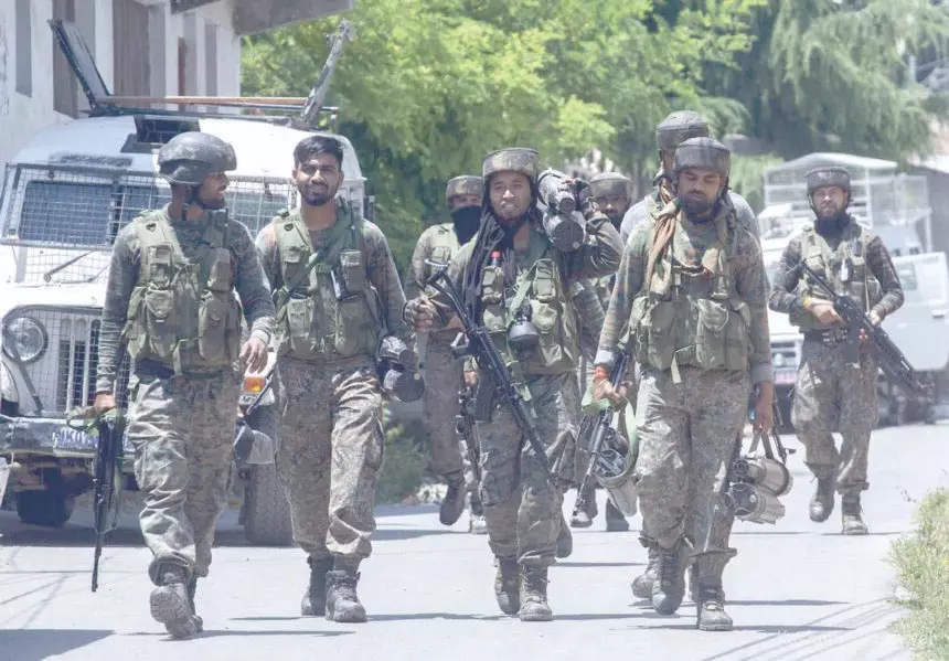 Jammu: सुरक्षा बलों ने कुपवाड़ा में आतंकवादी ठिकाना ध्वस्त किया Jammu: सुरक्षा बलों ने कुपवाड़ा में आतंकवादी ठिकाना ध्वस्त किया