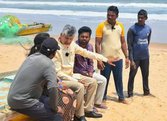 CM Naidu: मछुआरों के साथ खड़े रहेंगे CM Naidu: मछुआरों के साथ खड़े रहेंगे