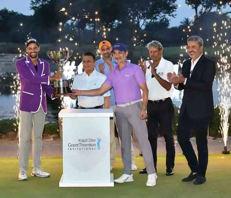 Chandigarh के गोल्फ खिलाड़ी अंगद चीमा ने कपिल देव ग्रांट थॉर्नटन मीट जीती Chandigarh के गोल्फ खिलाड़ी अंगद चीमा ने कपिल देव ग्रांट थॉर्नटन मीट जीती