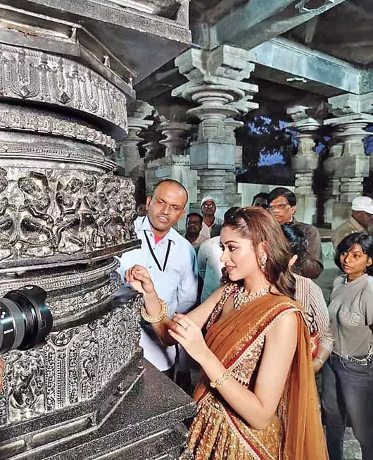 रामप्पा की मूर्तियों का खजाना अद्वितीय है: मिस इंडिया नंदिनी गुप्ता रामप्पा की मूर्तियों का खजाना अद्वितीय है: मिस इंडिया नंदिनी गुप्ता