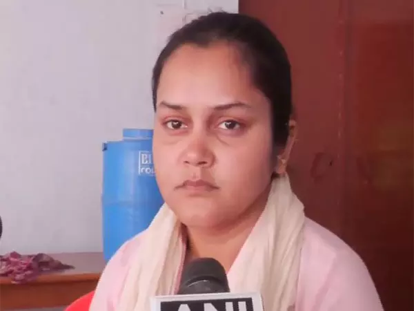 Kanpur : पहलगाम आतंकी हमले के पीड़ित परिवार ने सरकार से शहीद का दर्जा मांगा Kanpur : पहलगाम आतंकी हमले के पीड़ित परिवार ने सरकार से शहीद का दर्जा मांगा