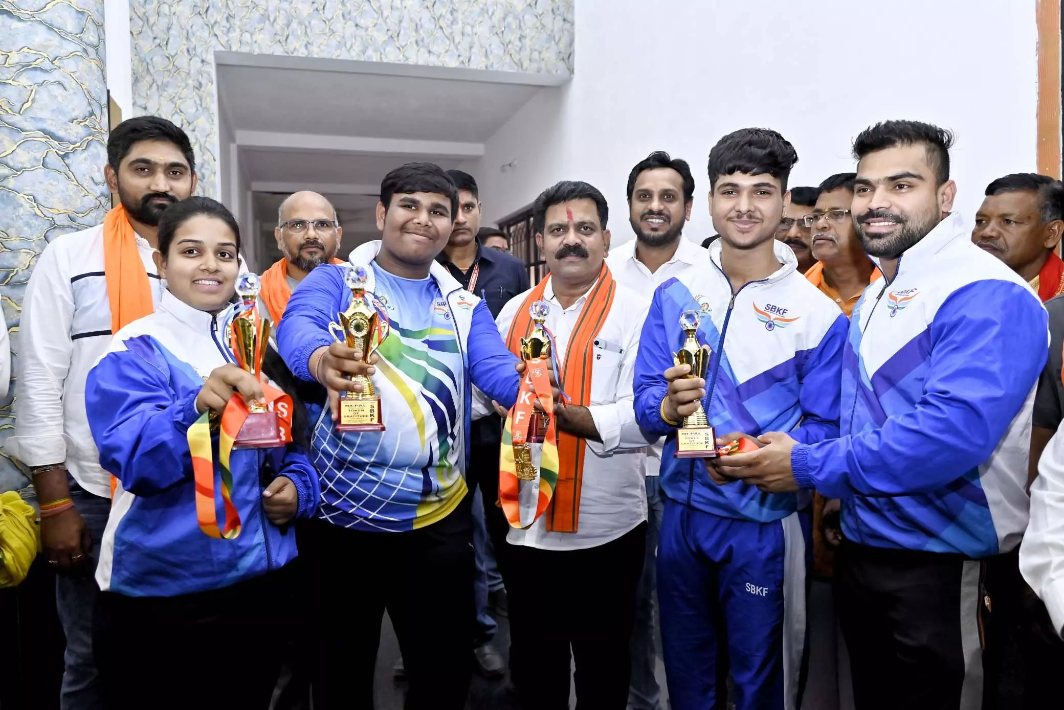 अंतरराष्ट्रीय प्रतियोगिता में कबीरधाम के खिलाड़ियों ने बढ़ाया देश का मान, विजय शर्मा ने दी बधाई अंतरराष्ट्रीय प्रतियोगिता में कबीरधाम के खिलाड़ियों ने बढ़ाया देश का मान, विजय शर्मा ने दी बधाई