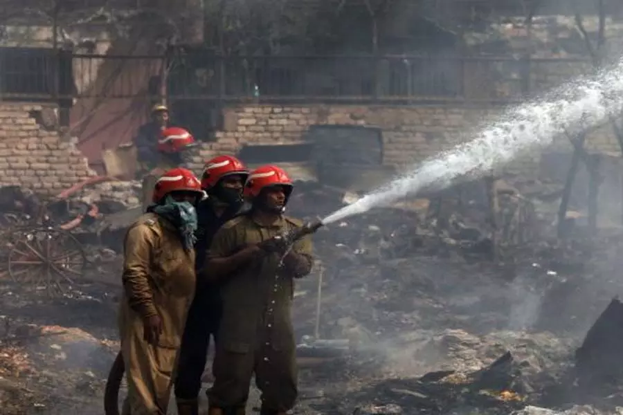 Delhi रोहिणी की झुग्गी बस्ती में दो बच्चों की जलकर मौत Delhi रोहिणी की झुग्गी बस्ती में दो बच्चों की जलकर मौत