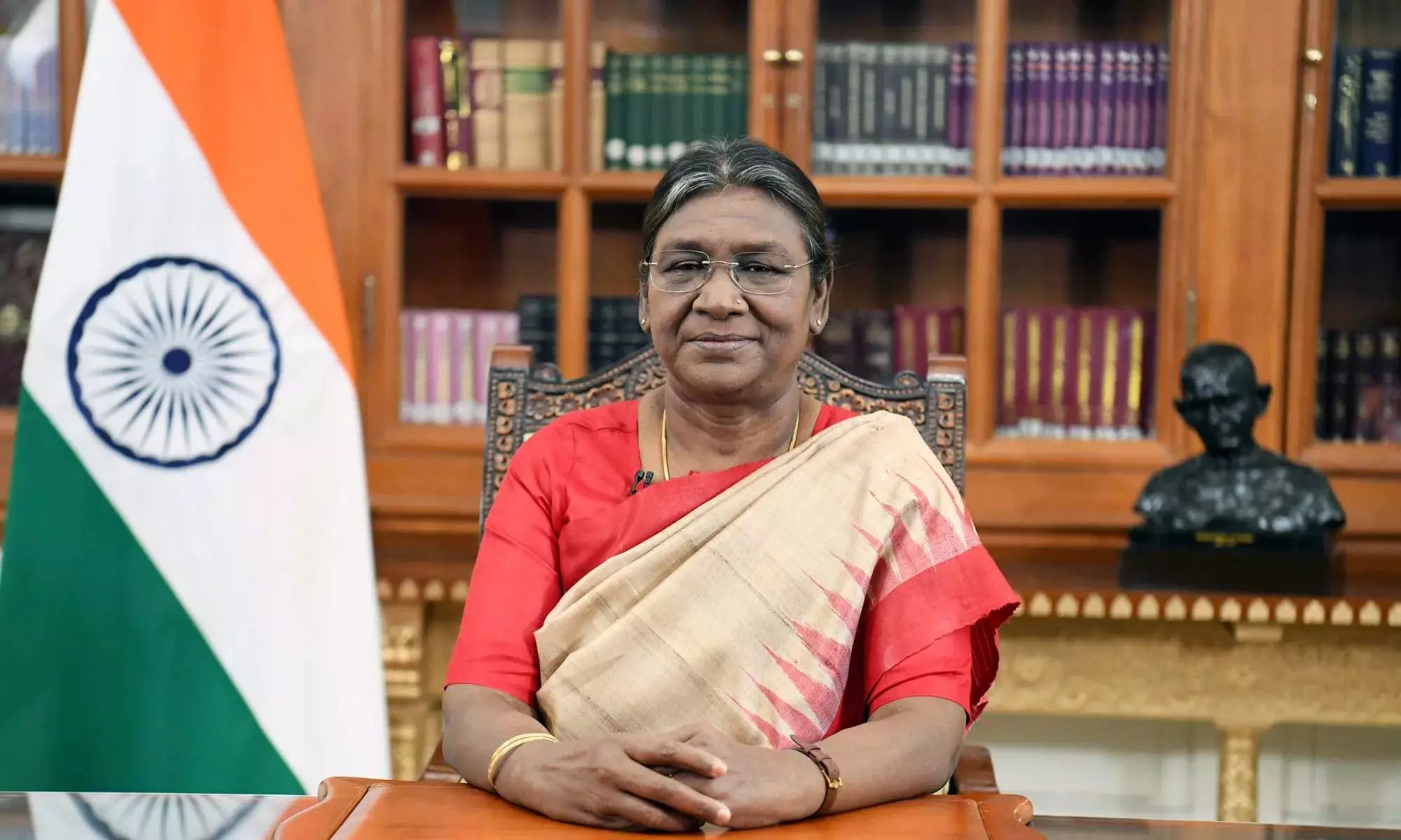 मंदसौर में सड़क हादसे में अनेक लोगों की मृत्यु की खबर अत्यंत दुखद: राष्ट्रपति मंदसौर में सड़क हादसे में अनेक लोगों की मृत्यु की खबर अत्यंत दुखद: राष्ट्रपति