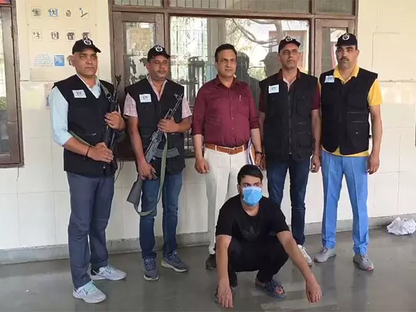 STF ने गैंगस्टर और हिस्ट्रीशीटर कुणाल जून को किया गिरफ्तार STF ने गैंगस्टर और हिस्ट्रीशीटर कुणाल जून को किया गिरफ्तार