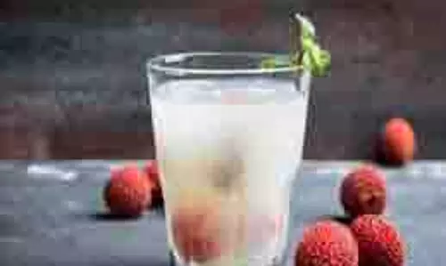 Litchi Juice : गर्मियों में  घर पर बनाएं स्वादिष्ट लीची का जूस