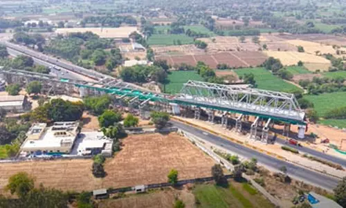 बुलेट ट्रेन परियोजना : गुजरात में एनएच-48 पर पहला 100 मीटर स्टील ब्रिज स्पैन सफलतापूर्वक लॉन्च बुलेट ट्रेन परियोजना : गुजरात में एनएच-48 पर पहला 100 मीटर स्टील ब्रिज स्पैन सफलतापूर्वक लॉन्च