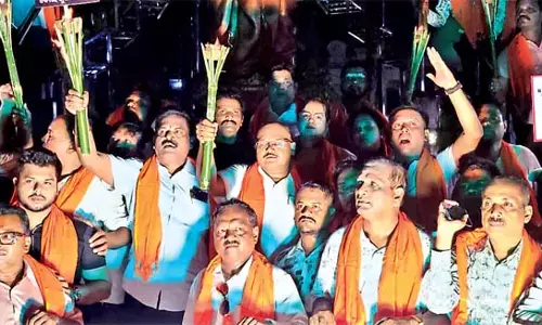 ब्रह्मपुरा विधायक के. अनिलकुमार ने ब्रह्मपुरा में एक कागजी जुलूस का नेतृत्व किया