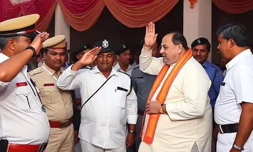 MP : पुलिसकर्मियों को हत्या और हत्या के प्रयास के आरोपों का सामना कर रहे विधायकों को सलामी देनी होगी