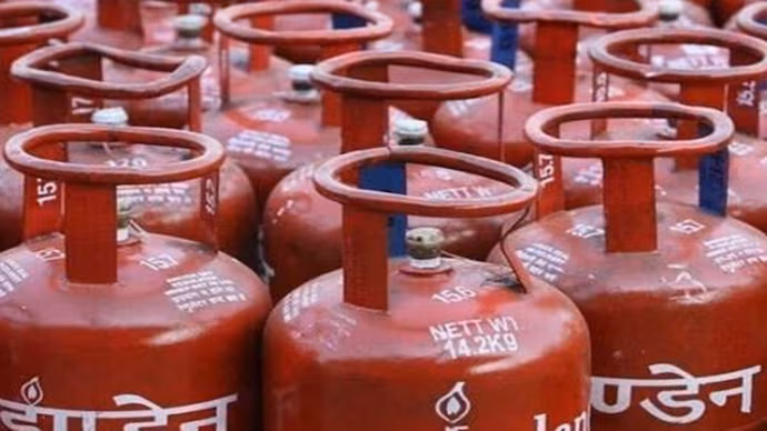 LPG सिलेंडर 600 रुपये महंगा होगा सीएम हिमंत बिस्वा सरमा LPG सिलेंडर 600 रुपये महंगा होगा सीएम हिमंत बिस्वा सरमा