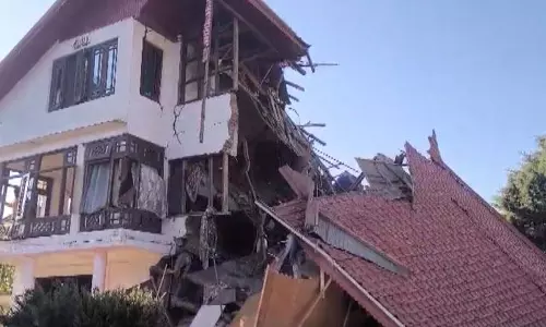 आतंकवाद पर कार्रवाई: J-K में तीन और आतंकवादियों के घर ध्वस्त
