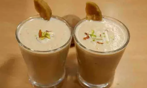 Chikoo Milkshake: शरीर के लिए कई तरह से फायदेमंद है ये ड्रिंक