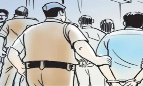 Kanpur Dehat: फ्रेंचाइजी के नाम पर ठगी करने वाले गैंग का भंडाफोड़, कई गिरफ्तार Kanpur Dehat: फ्रेंचाइजी के नाम पर ठगी करने वाले गैंग का भंडाफोड़, कई गिरफ्तार