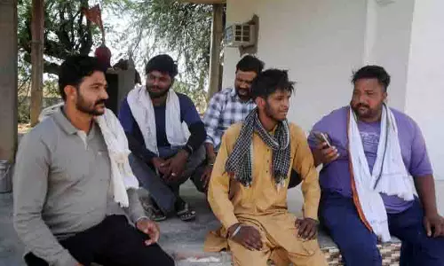 Punjab: सीमावर्ती क्षेत्र के निवासी चिंतित, पिछले युद्धों में हुई लूट का हवाला दिया Punjab: सीमावर्ती क्षेत्र के निवासी चिंतित, पिछले युद्धों में हुई लूट का हवाला दिया