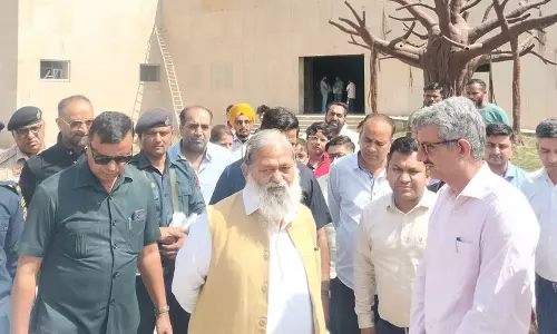 Haryana : विज ने शहीद स्मारक का दौरा किया, कार्यों की समीक्षा की Haryana : विज ने शहीद स्मारक का दौरा किया, कार्यों की समीक्षा की