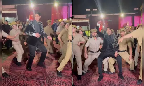 दूल्हे ने ली दबंग स्टाइल में एंट्री, धड़ल्ले से वायरल हुआ VIDEO दूल्हे ने ली दबंग स्टाइल में एंट्री, धड़ल्ले से वायरल हुआ VIDEO